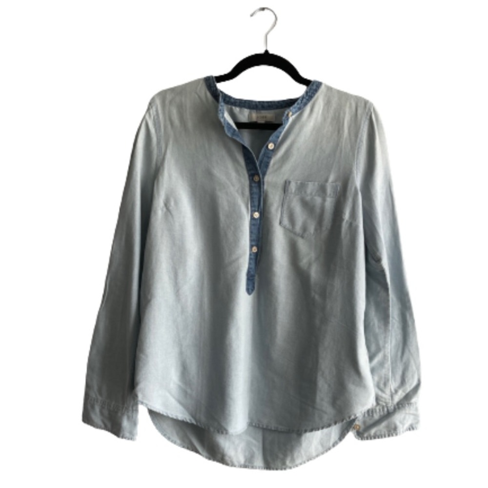 J. CREW / light denim popover button down shirt